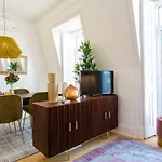 2 Beautiful Bdr Upscale Flat Embracing Tejo! Διαμέρισμα *