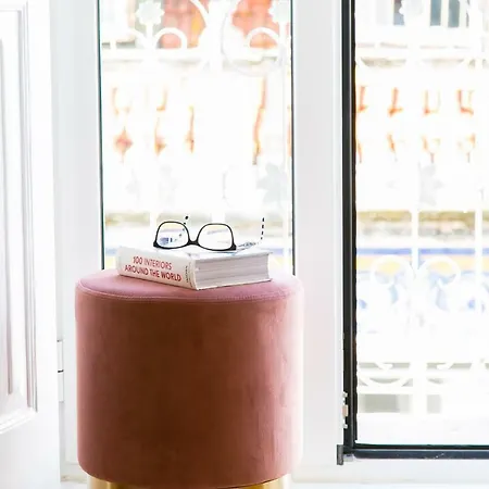 2 Beautiful Bdr Upscale Flat Embracing Tejo!