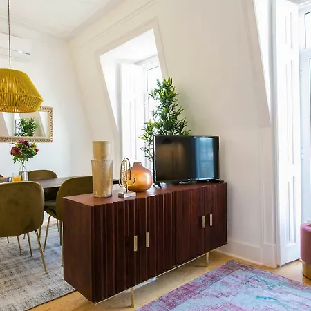 2 Beautiful Bdr Upscale Flat Embracing Tejo! 公寓 *