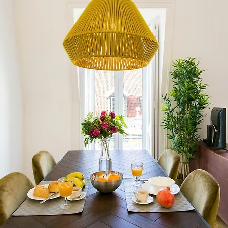 2 Beautiful Bdr Upscale Flat Embracing Tejo!