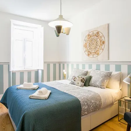 2 Beautiful Bdr Upscale Flat Embracing Tejo!