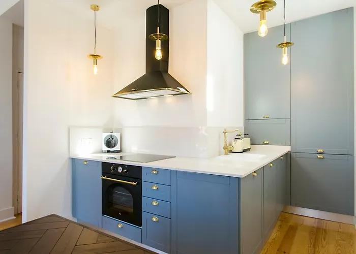 2 Beautiful Bdr Upscale Flat Embracing Tejo! 아파트 리스본